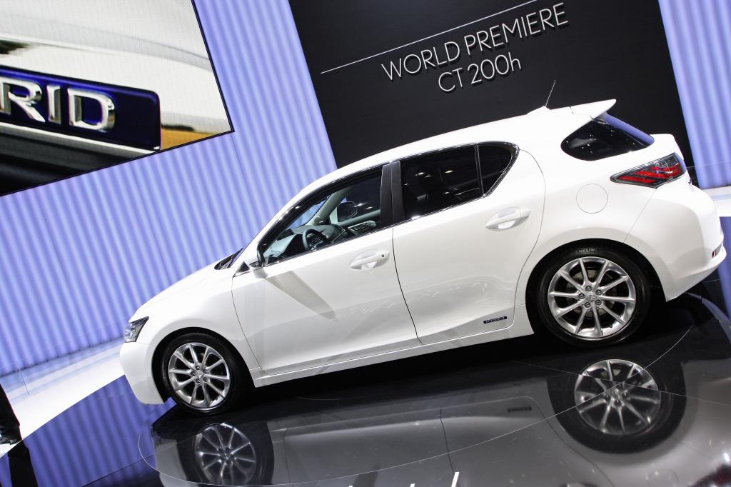 Der Lexus CT 200h rollt im kommenden Frühjahr auf die Straßen. 