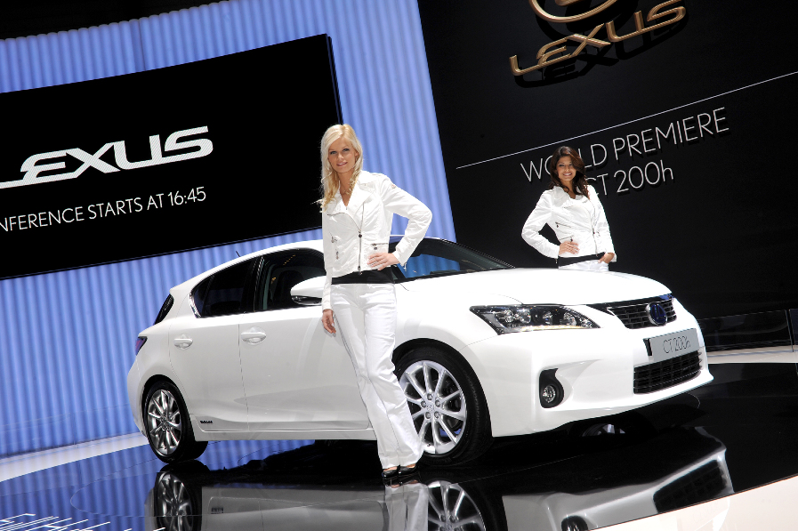 Der Lexus CT 200h rollt im kommenden Frühjahr auf die Straßen. 