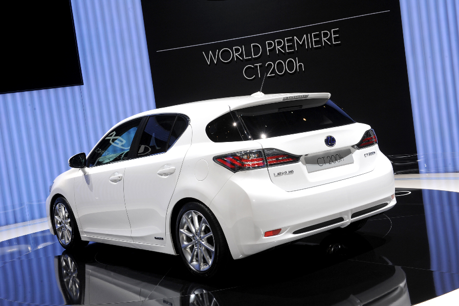 Der Lexus CT 200h rollt im kommenden Frühjahr auf die Straßen. 