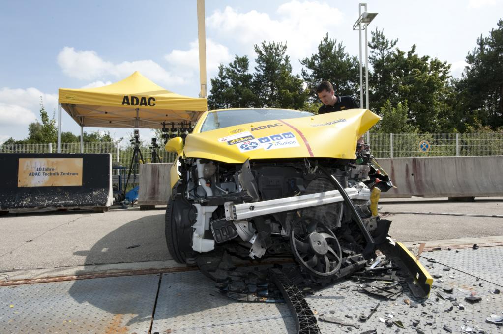 Der Peugeot 308 nach dem Crash