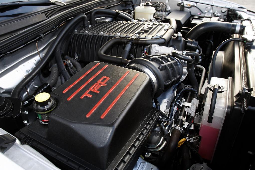 Der aus einem Toyota Tundra entliehene 5,7-Liter-V8 konnte laut den Mechanikern ohne Karosseriearbeiten in das Showcar installiert werden. 