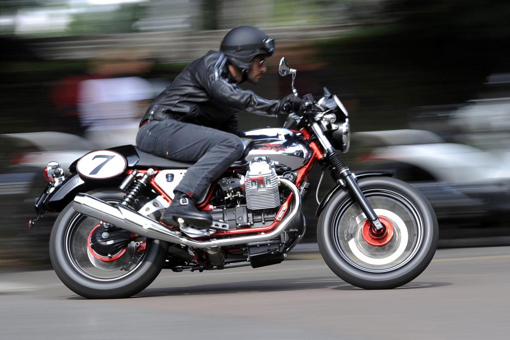 Die Guzzi wird von einem 750ccm V2 angetrieben