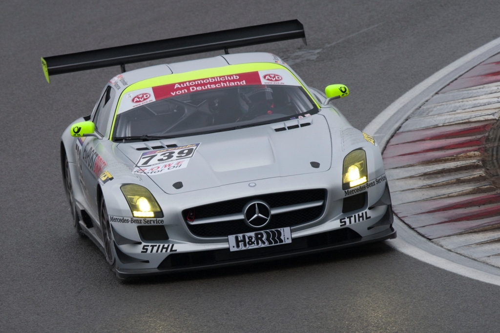 Erster Sieg für den SLS AMG GT3
