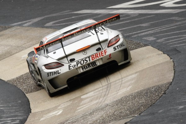 Erster Sieg für den SLS AMG GT3
