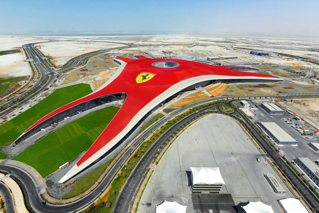 Ferrari eröffnet Themenpark in Abu Dhabi 