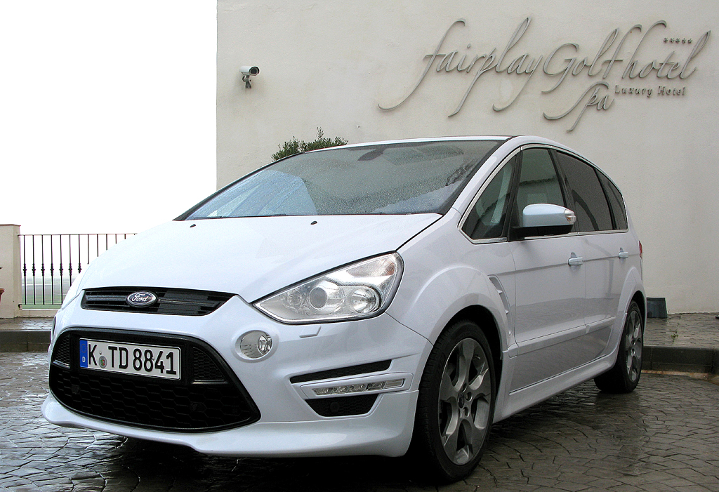 Ford aktuell: Der S-Max ist die sportlichere Version eines kompakten Vans. 