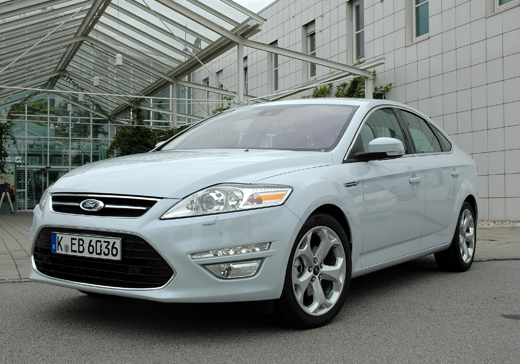 Ford aktuell: Mondeo-Neuauflage, hier als Limousine. 