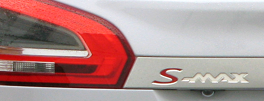 Ford aktuell: S-Max-Schriftzug am Heck. 