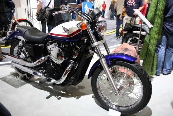 Intermot 2010: Honda setzt auch auf Weiß