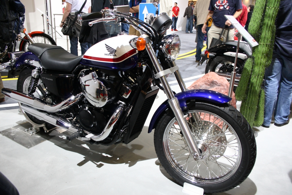 Intermot 2010: Honda setzt auch auf Weiß