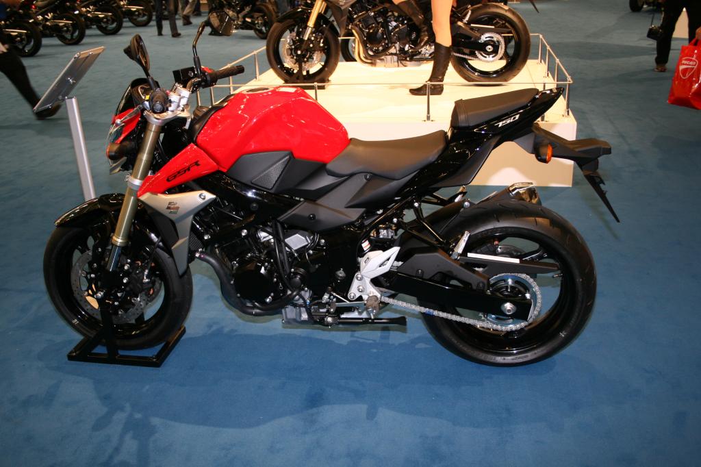 Intermot 2010: Suzuki präsentiert GSR 750