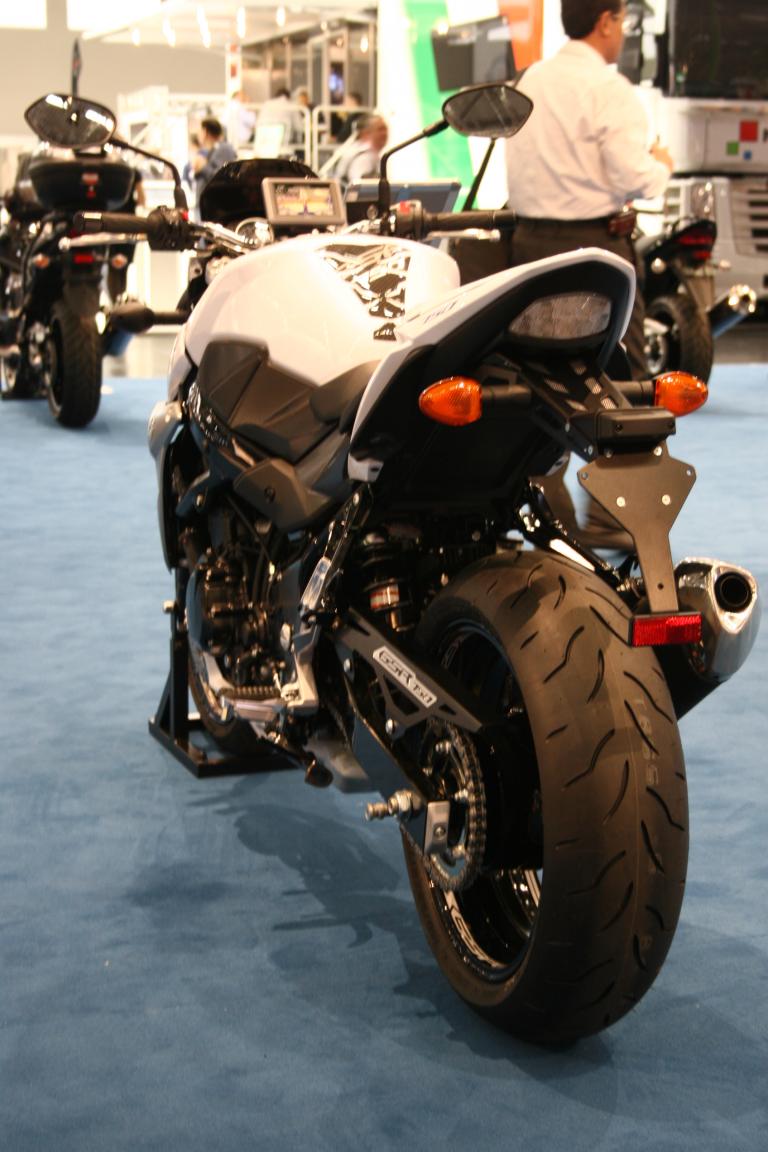 Intermot 2010: Suzuki präsentiert GSR 750