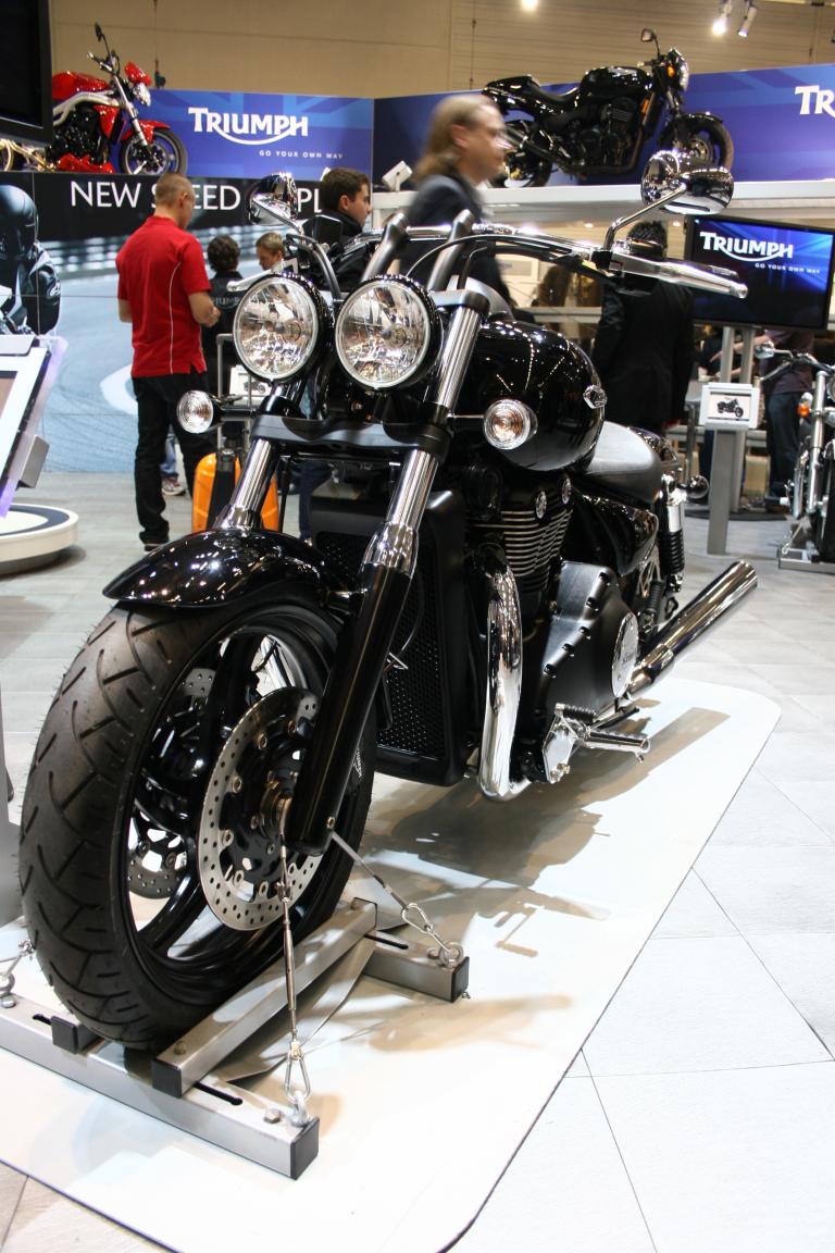 Intermot 2010: Triumph legt Thunderbird Storm auf