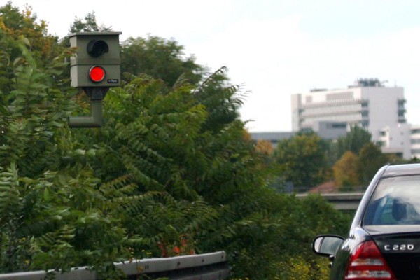 Lkw mit 131 km/h bergauf geblitzt 