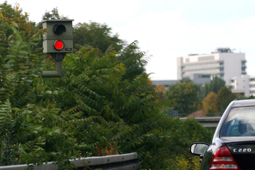 Lkw mit 131 km/h bergauf geblitzt 