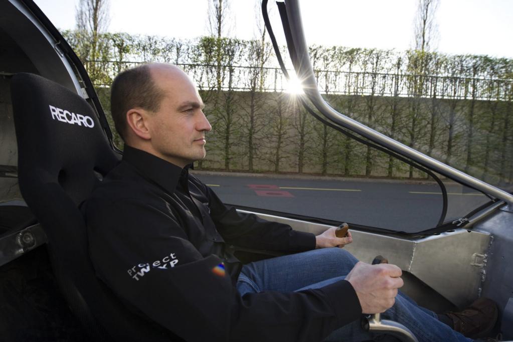Martin Möscheid plant ab 2012 maixmal 1 000 Fahrzeuge zu produzieren. Als Zielpreis werden 20 000 Euro angestrebt. 