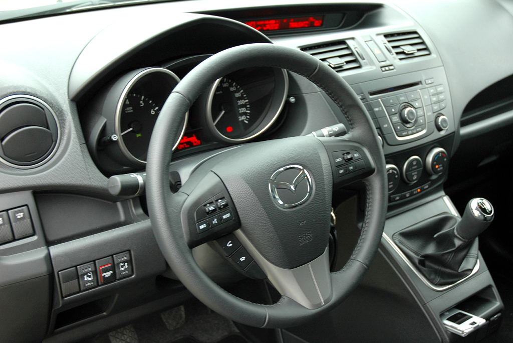 Mazda5: Blick ins Cockpit. 