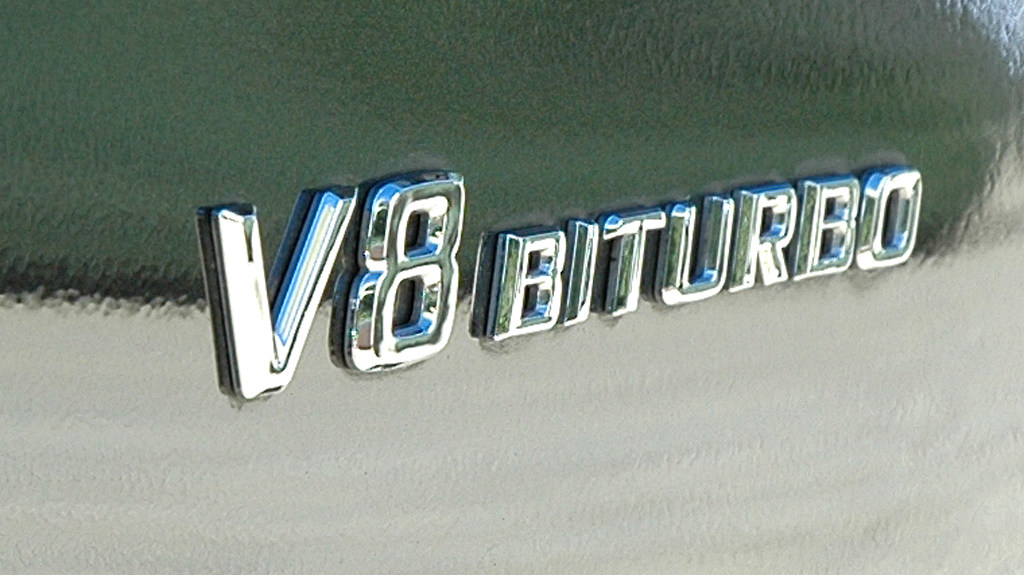 Mercedes AMG: Motorisierungsschriftzug an der Seite. 