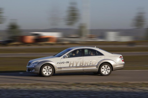 Mercedes TecDay Innovationen - Hohe Spannung in Stuttgart