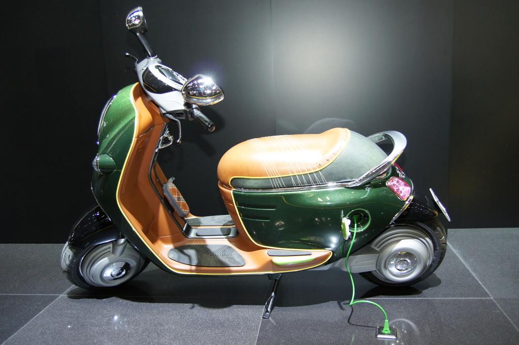 Mit poppigem Design und E-Antrieb will der Mini punkten