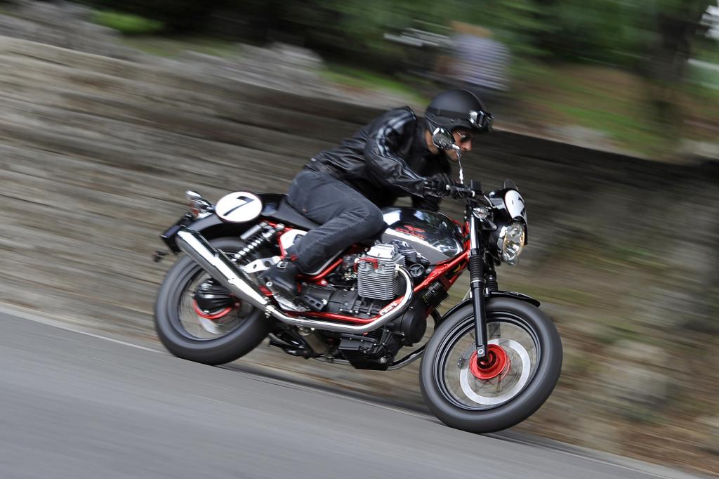 Moto Guzzi V7 Racer - Zurück in die Vergangenheit