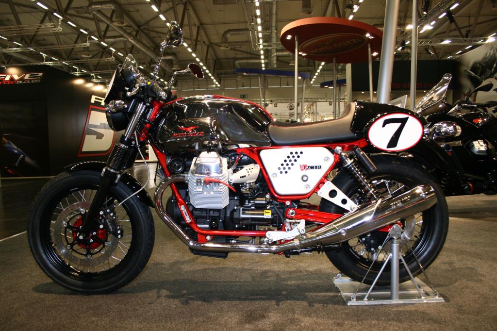 Moto Guzzi V7 Racer.