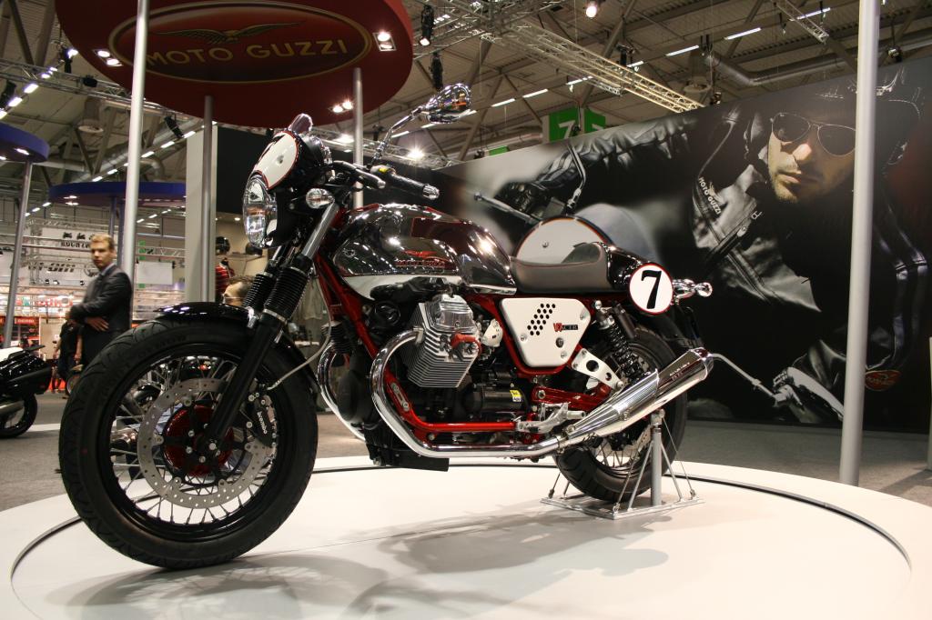 Moto Guzzi V7 Racer.