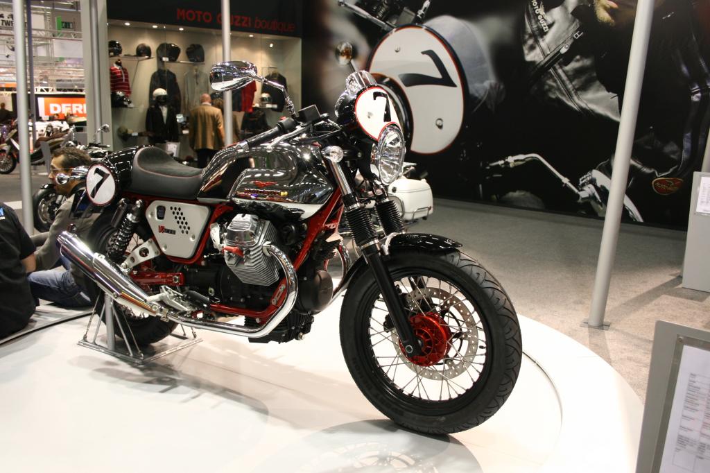 Moto Guzzi V7 Racer.