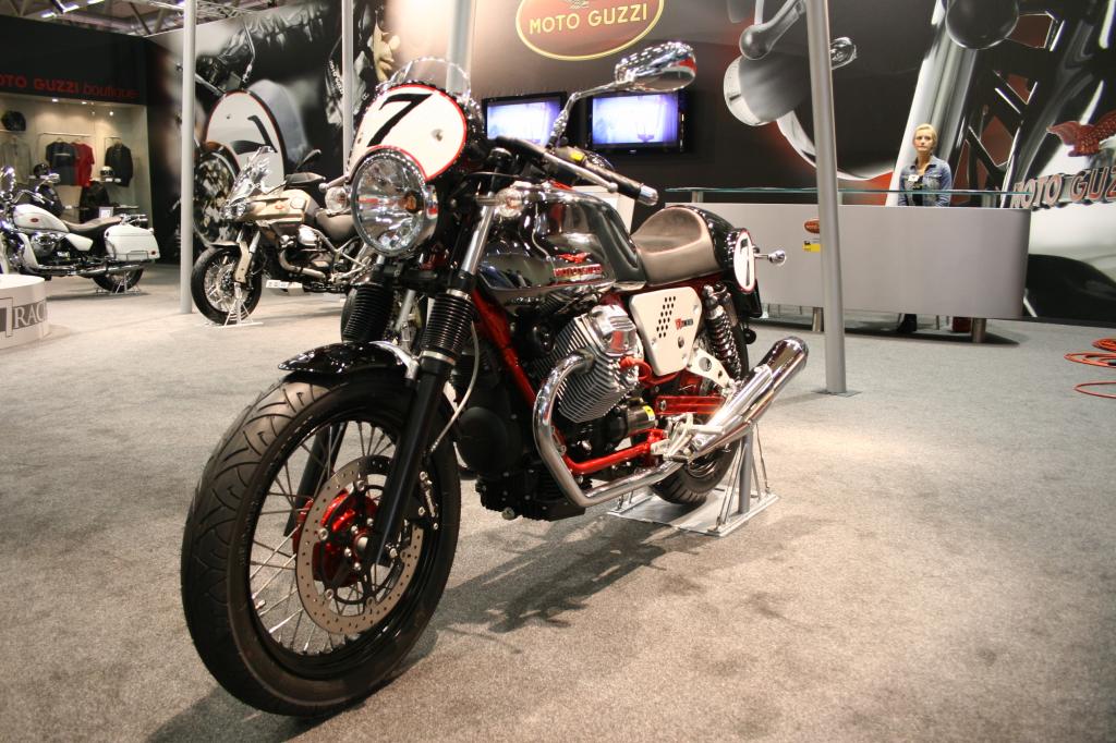 Moto Guzzi V7 Racer.