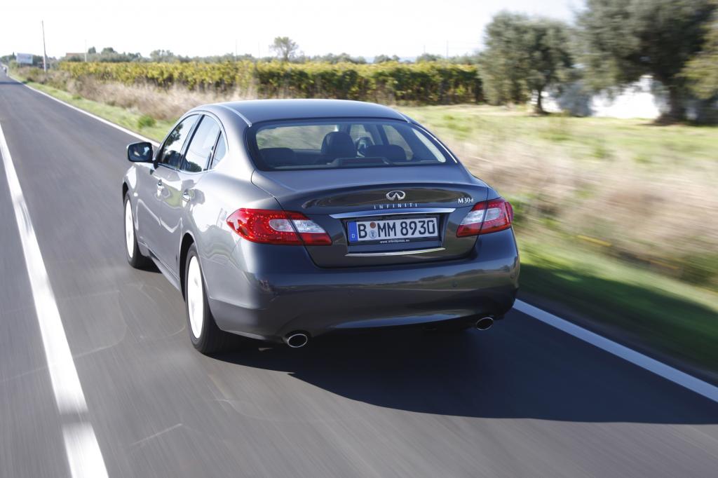 Neben Diesel und Benziner gibt es später auch einen Hybrid