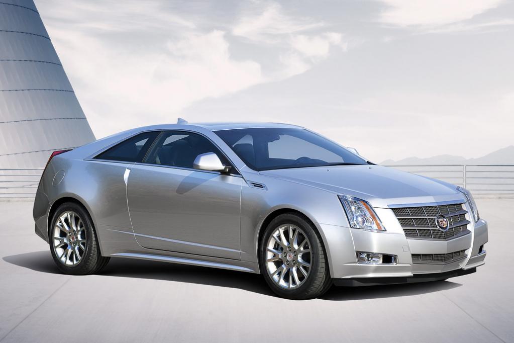 Neben dem Coupé im Angebot befindet sich die Limousine CTS. 