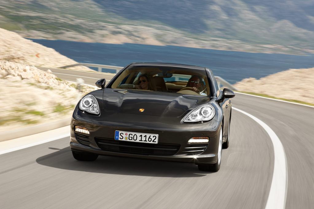 Neuer Porsche für Familien: Der Panamera bietet Platz für vier. 