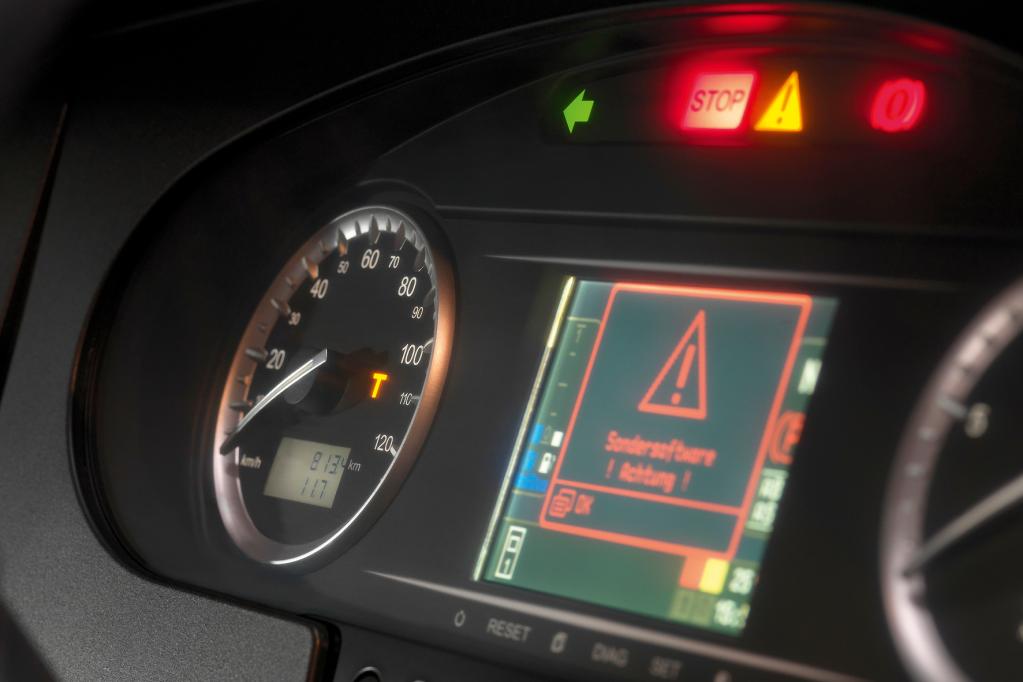 Notbremssysteme wie der Active Brake Assist (ABA) von Daimler sind praxiserprobt und zuverlässig. Leider werden sie noch zu selten von den Spediteuren bestellt. 