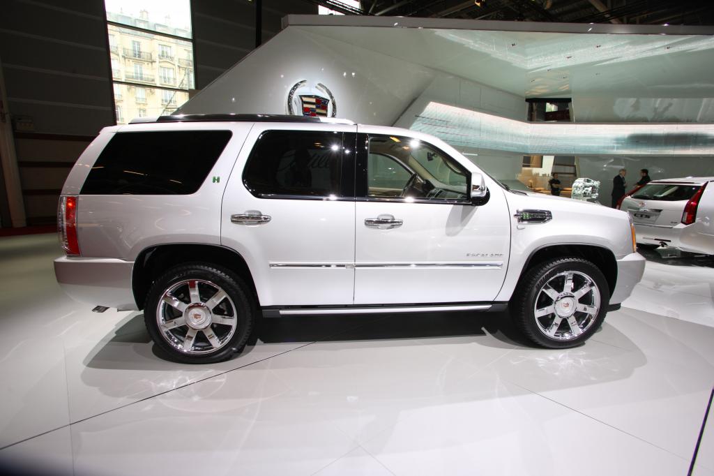 Paris 2010: Cadillac nimmt neuen Anlauf