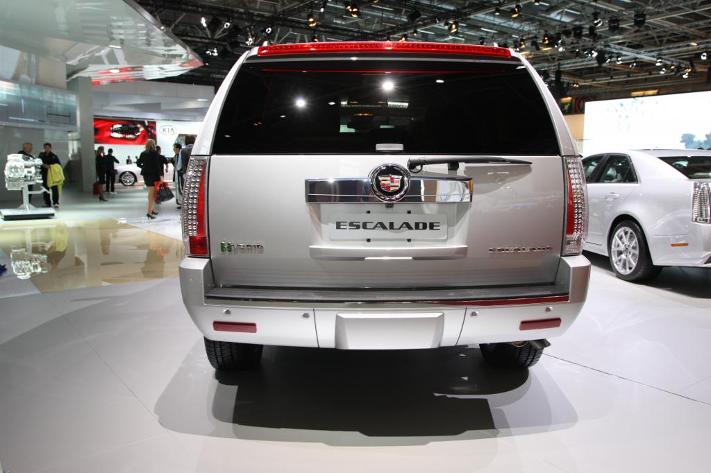 Paris 2010: Cadillac nimmt neuen Anlauf