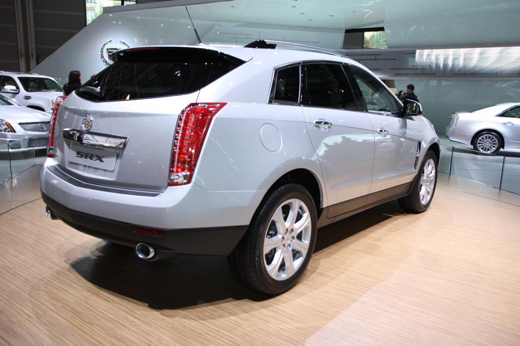 Paris 2010: Cadillac nimmt neuen Anlauf