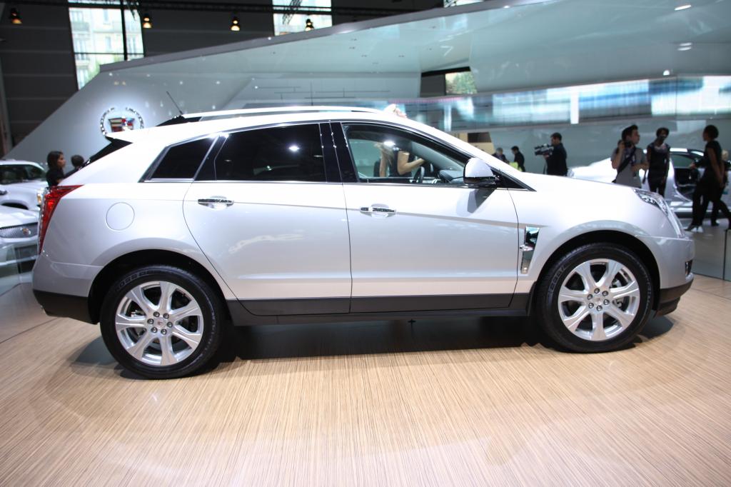 Paris 2010: Cadillac nimmt neuen Anlauf