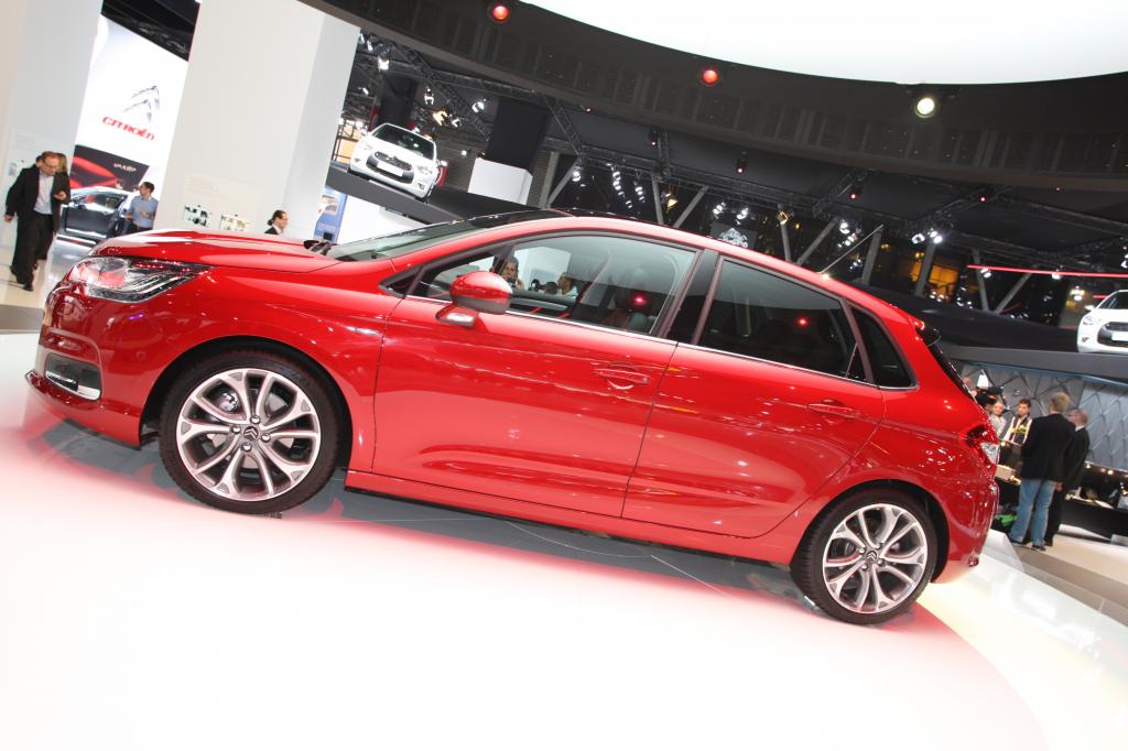 Paris 2010: Citroën stellt C4 und DS4 vor
