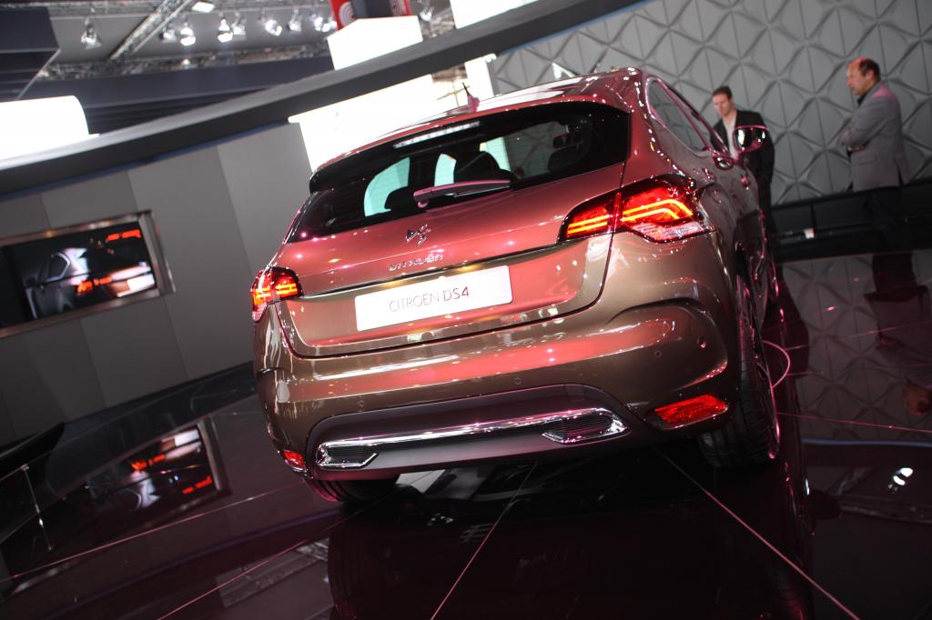 Paris 2010: Citroën stellt C4 und DS4 vor