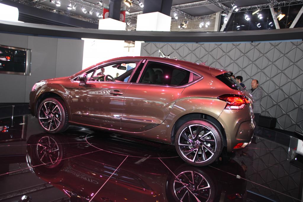 Paris 2010: Citroën stellt C4 und DS4 vor