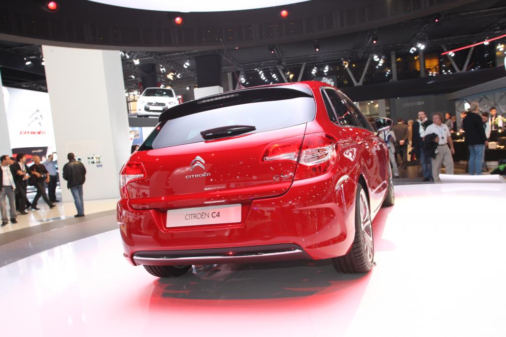 Paris 2010: Citroën stellt C4 und DS4 vor