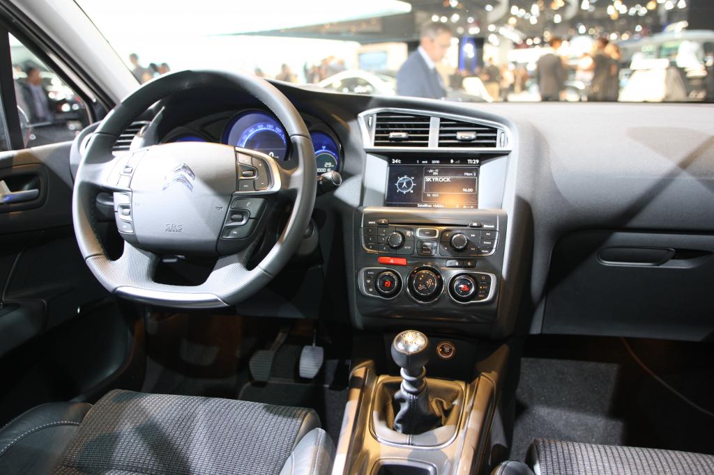 Paris 2010: Citroën stellt C4 und DS4 vor
