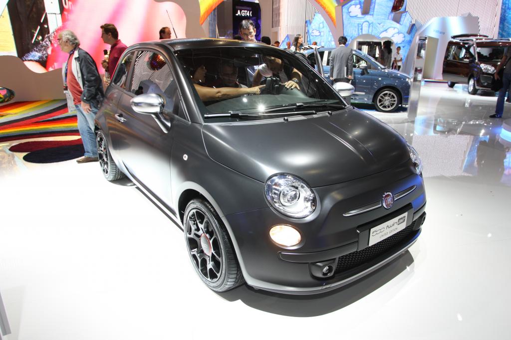 Paris 2010: Fiat zeigt verbrauchsarme Motoren und 500 Black Jack