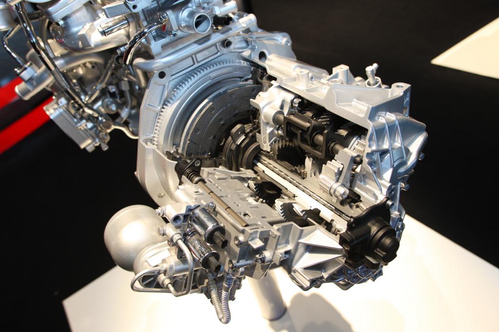 Paris 2010: Fiat zeigt verbrauchsarme Motoren und 500 Black Jack