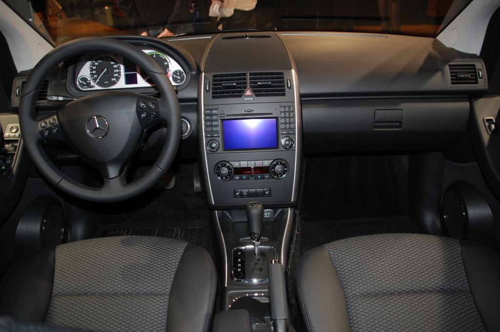 Paris 2010: Mercedes CLS, A-Klasse E-Cell und ein neuer Diesel