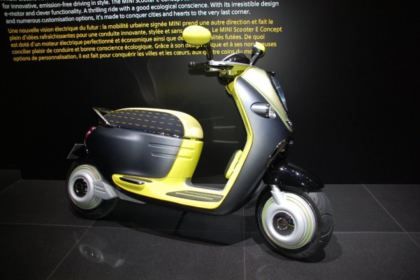 Paris 2010: Mini mit E-Scooter Elektro-Roller