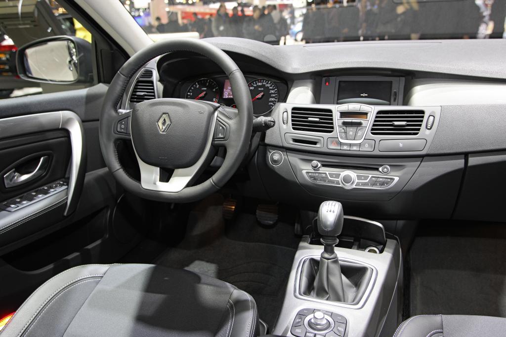 Paris 2010: Renault mit neuem Topmodell und Design-Vision mit Elektroantrieb