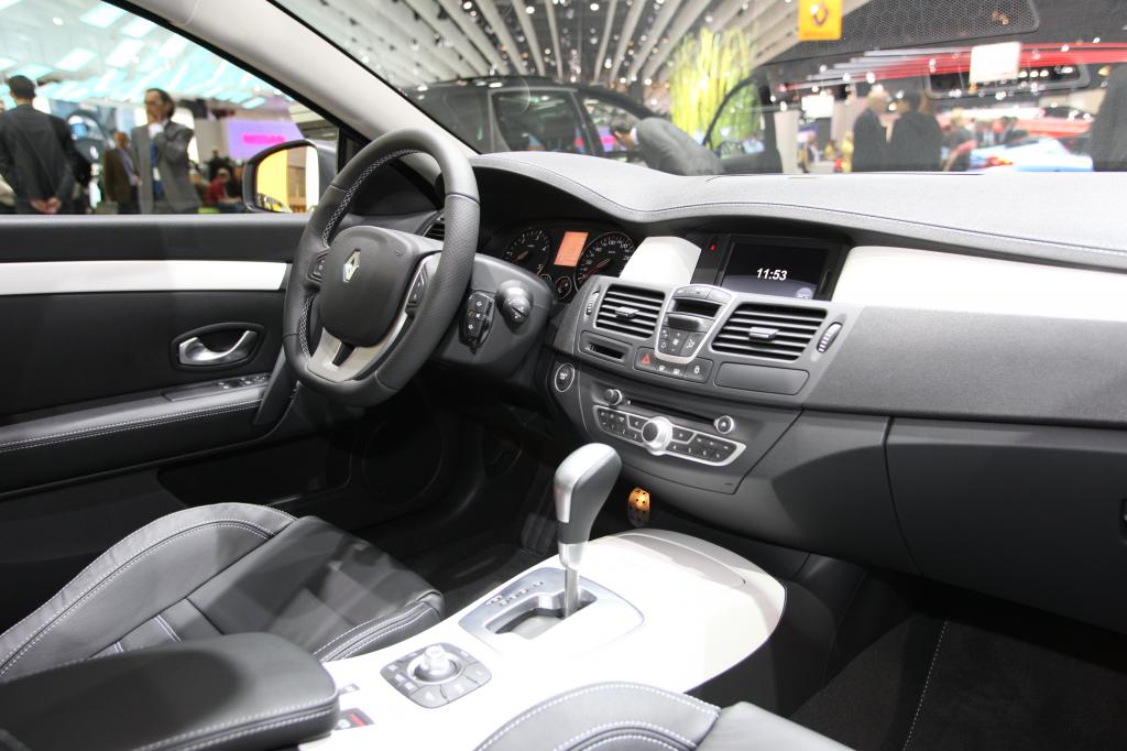 Paris 2010: Renault mit neuem Topmodell und Design-Vision mit Elektroantrieb