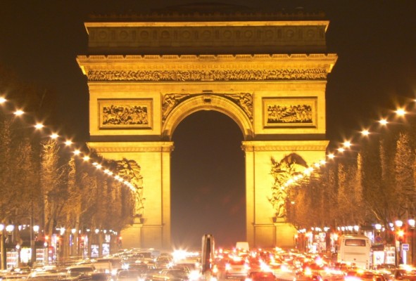 Paris, Mon Amour - Mercedes in der Stadt der Liebe