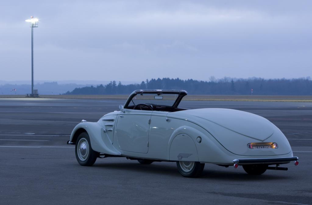 Peugeot 402 Eclipse.